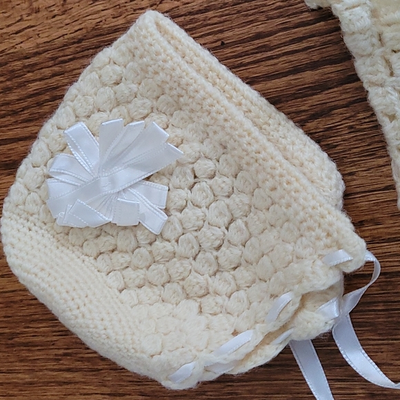 Vintage Handmade Baby Sweater and Bonnet - Picture 4 of 10